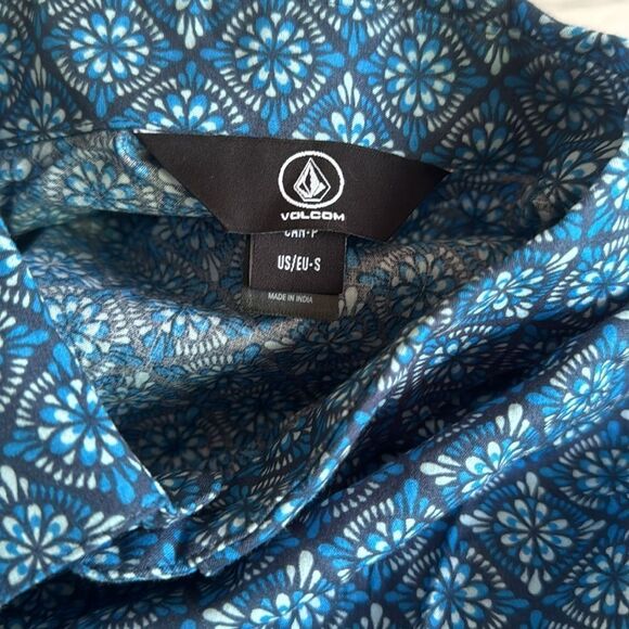 Volcom Warbler blue print 100% cotton short sleeve button front shirt. Small. - Picture 7 of 9